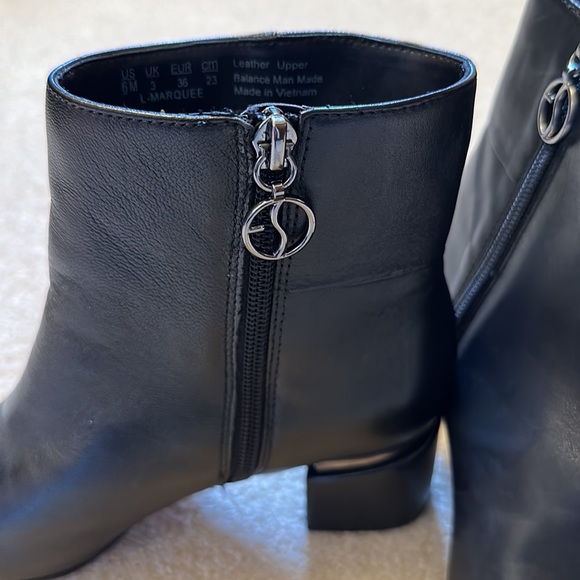 Franco Sarto leather side zip boots size 6M - Picture 3 of 10